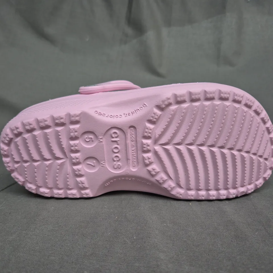 PAIR OF CROCS CLASSIC CLOGS IN PINK SIZE 5