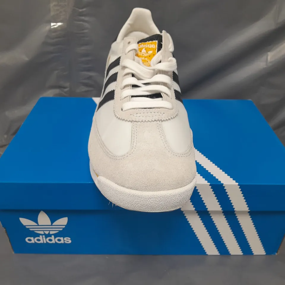 BOXED PAIR OF ADIDAS SL 72 RS SHOES IN WHITE/BLACK UK SIZE 9.5