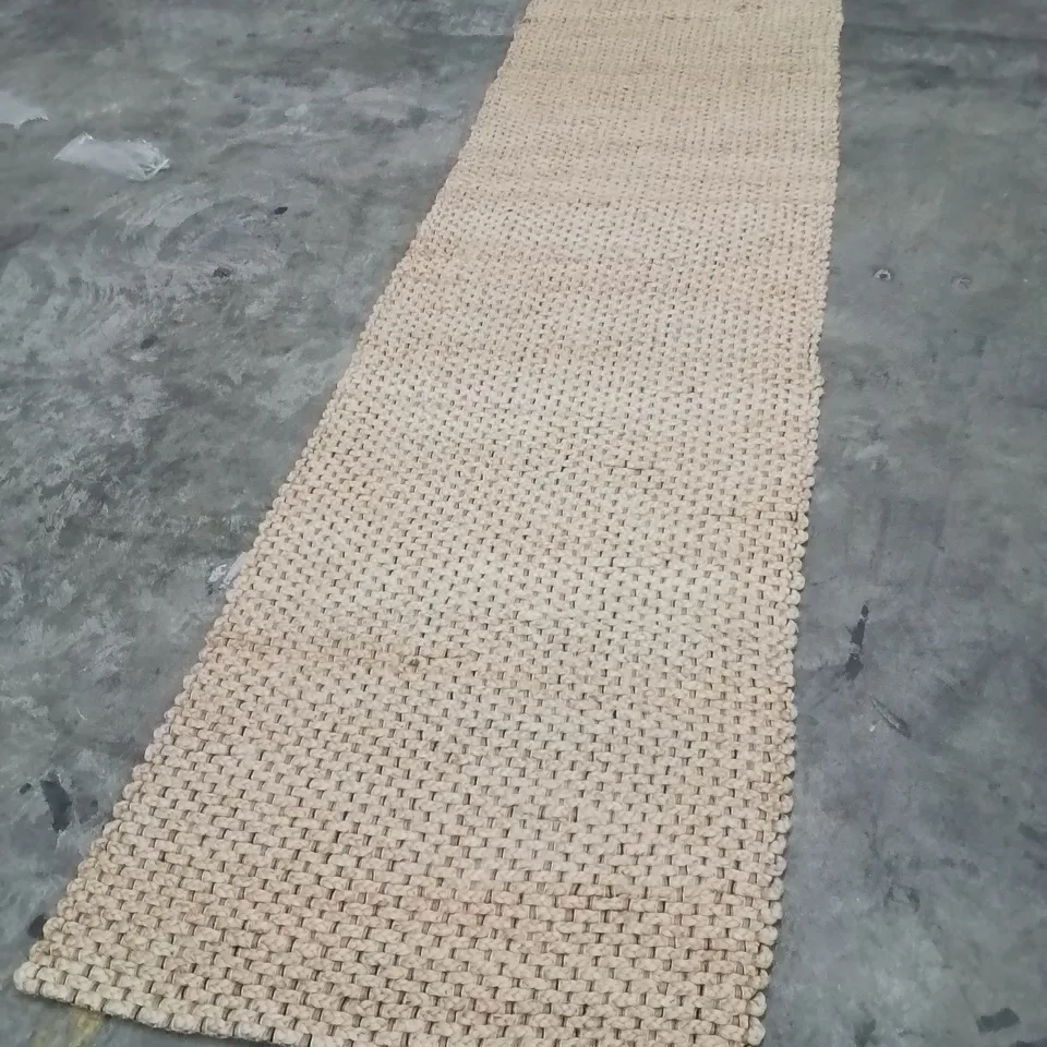 QUALITY DESIGNER AREA RUG - APPROXIMATELY 300X80CM