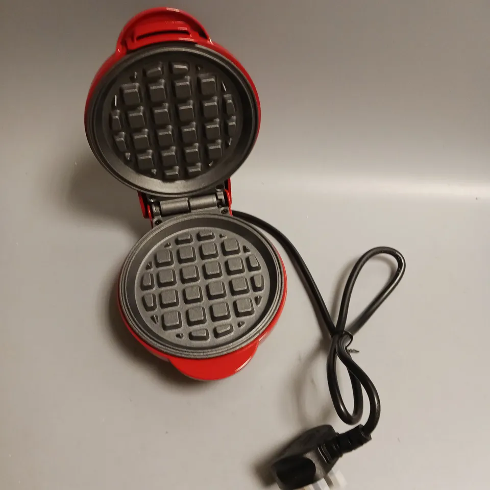 BOXED SUPERLEX MINI WAFFLE MAKER IN RED