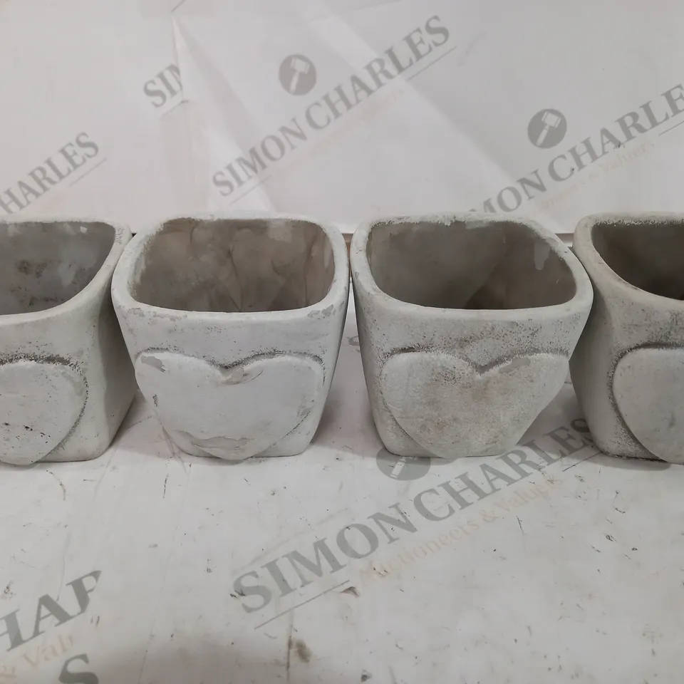 4 INDOOR DECORATIVE HEART PLANT POTS