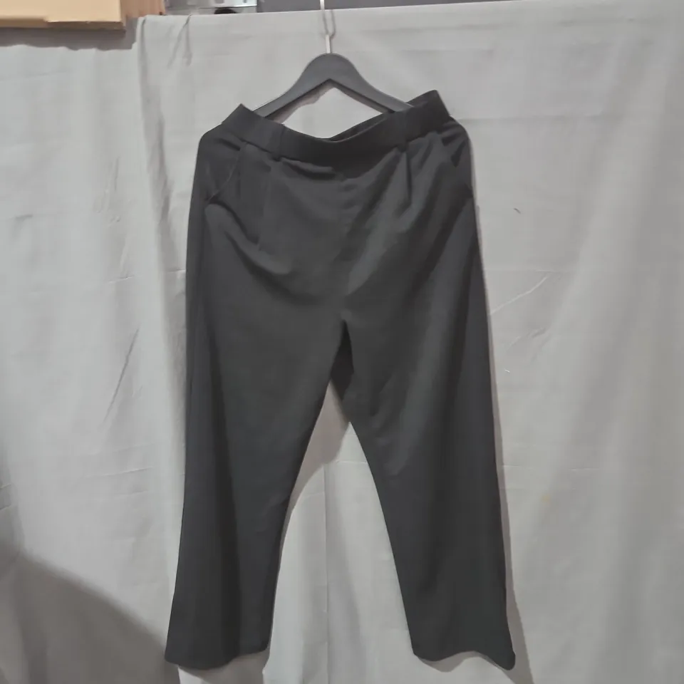 APPROXIMATLY 25 ITEMS INCLUDING PANTS TOPS BOXS ECT 