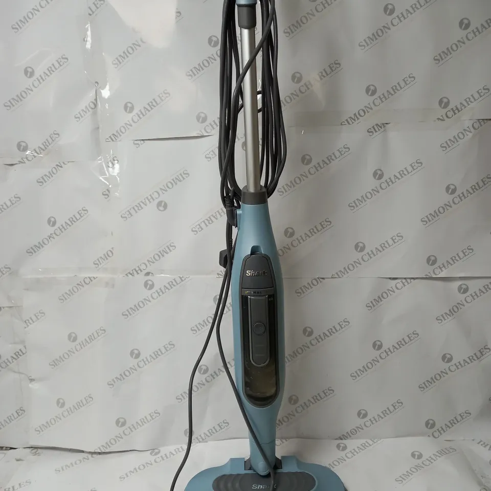 SHARK STEAM AND SCRUB AUTOMATIC STEAM MOP 