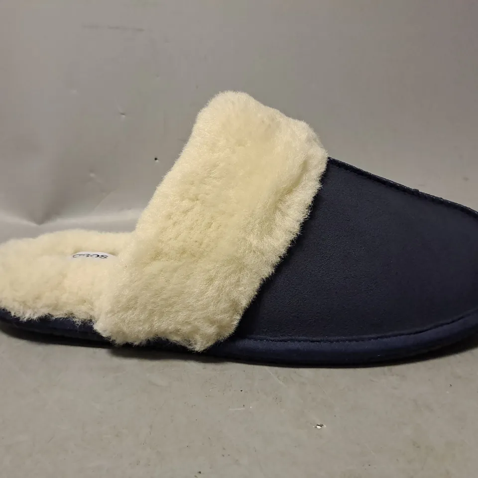 ASOS DESIGN NAVY SLIPPERS - UK 8 