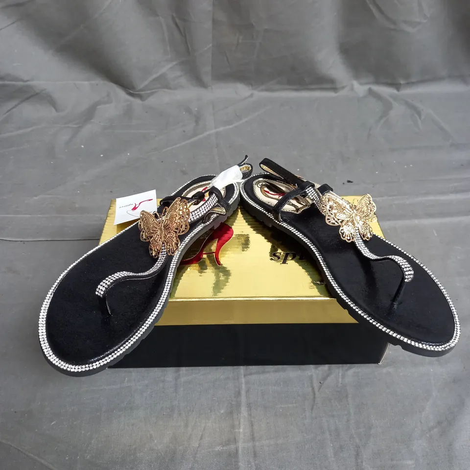 BOX OF 15 PAIRS OF ASPIRER SANDALS IN BLACK - VARIOUS SIZES