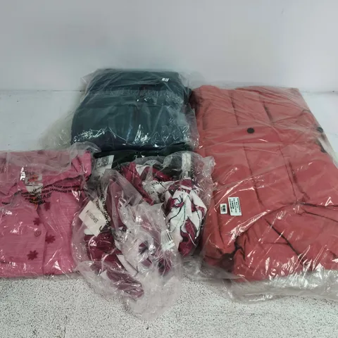 APPROXIMATELY 20 ASSORTED CLOTHING ITEMS IN VARIOUS SIZES, STYLES & COLOURS TO INCLUDE BRANDS SUCH AS REGATTA, MUDFLOWER, LA MAREY, ETC - COLLECTION ONLY