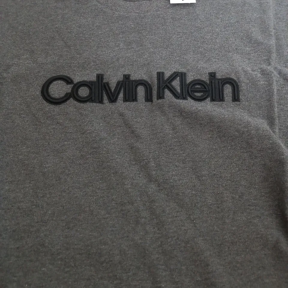 CALVIN KLEIN COMFORT FIT RAISED EMBROIDED T-SHIRT IN GREY - LARGE