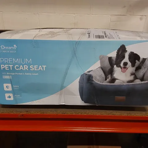 BOXED FUR DREAMS PREMIUM PET CAR SEAT 