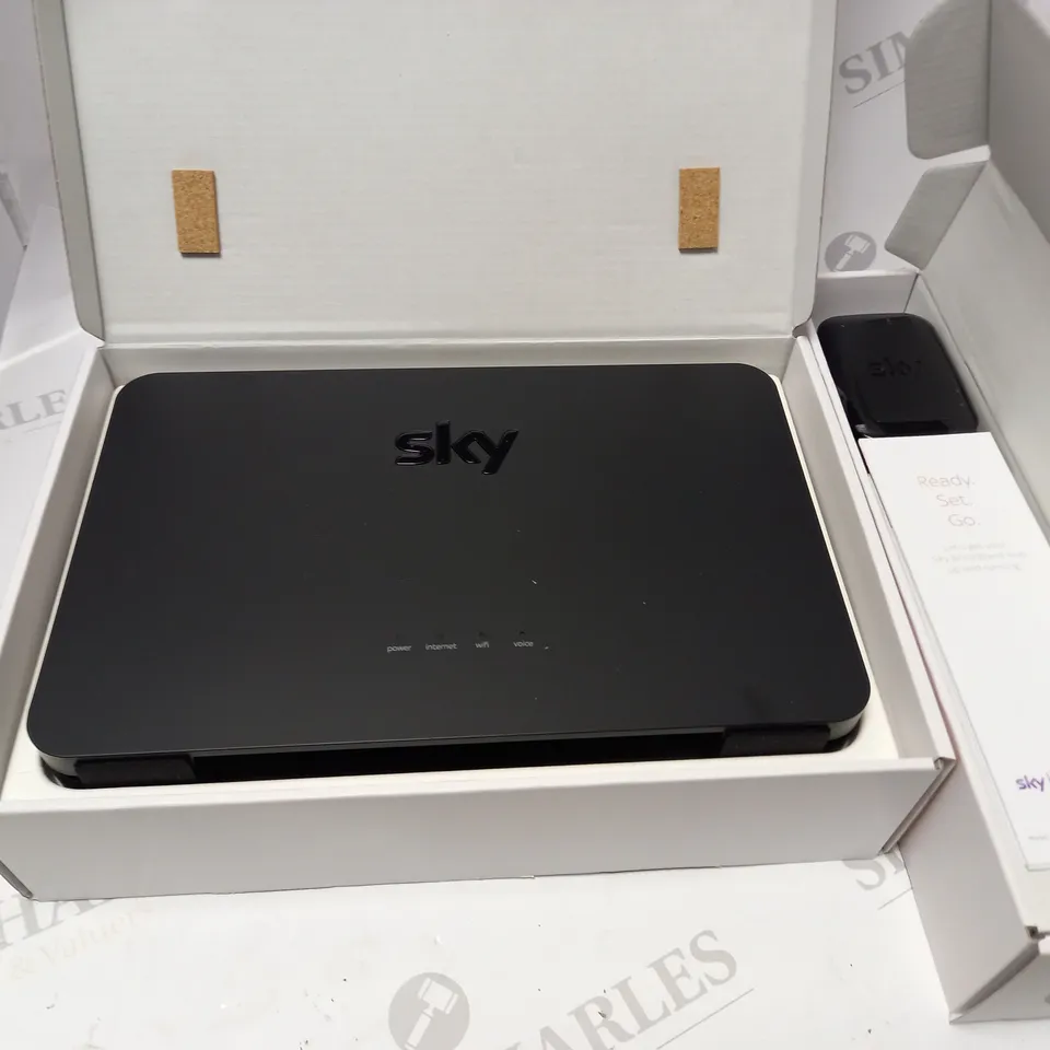 BOXED SKY SR 203 ROUTER WIFI SKY Q DUEL 