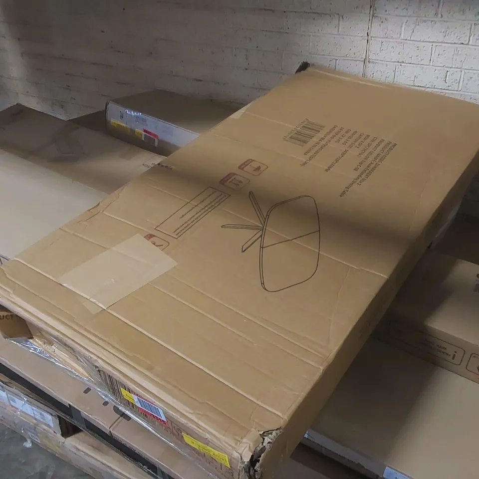 PALLET CONTAINING A LARGE QUANTITY OF ASSORTED FURNITURE PARTS 