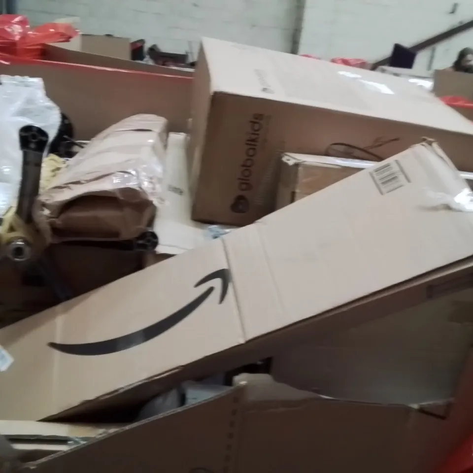 PALLET OF ASSORTED HOUSEHOLD GOODS AND PRODUCTS TO INCLUDE;PANORAMIC GLASS FOR COMPUTERS,WINDOW CLEANING TOOL