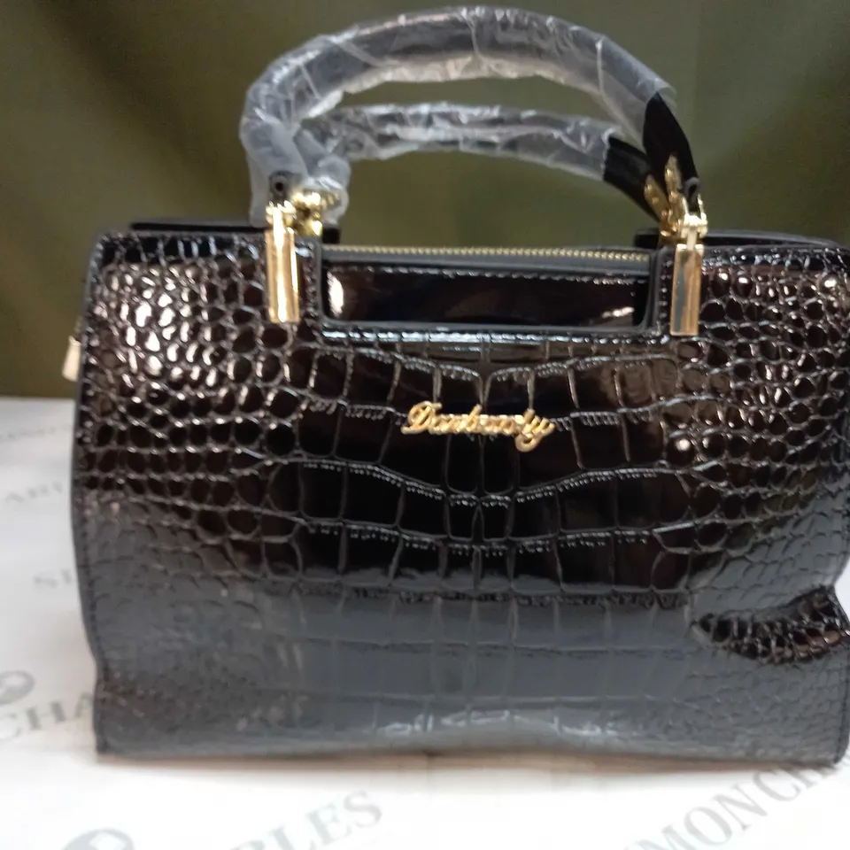 DANBOOTY FAUX LEATHER SCALE HANDBAG IN BLACK
