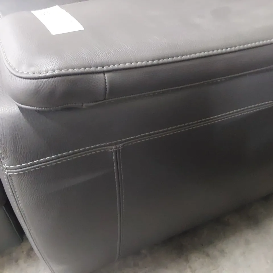 QUALITY ITALIAN DESIGNER AVOLA POWER RECLINING LOUNGE SUITE COMPRISING TWO SEATER SOFA, TWO EASY CHAIRS & STORAGE FOOTSTOOL 