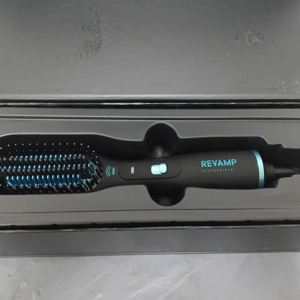 REVAMP PROGLOSS 4-IN-1 WET AND DRY IONIC MULTISTYLER BRUSH