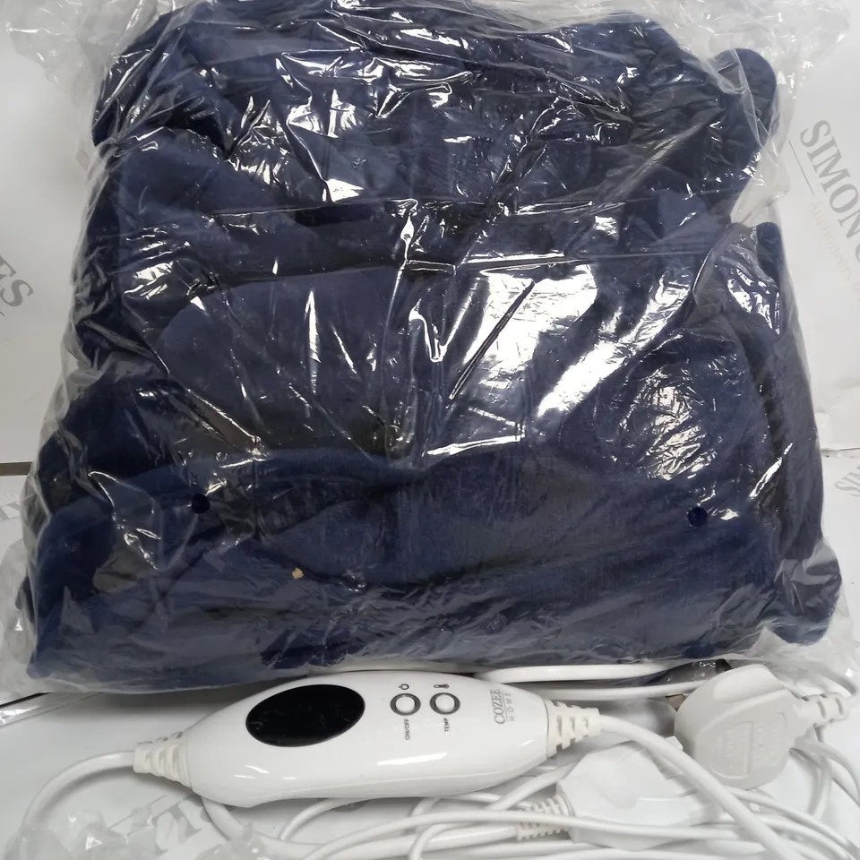 COZEE HOME HEATED PLUSH WEARABLE BLANKET IN NAVY