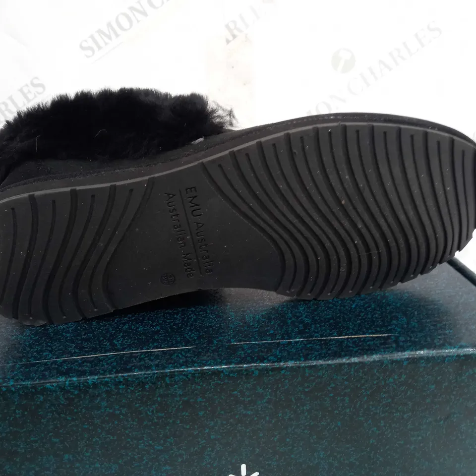 BOXED EMU AUSTRALIA LOW SLIPPER BLACK - SIZE 9