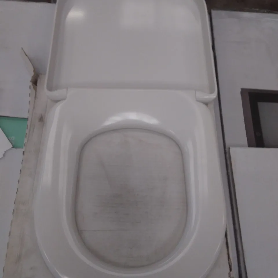 BOXED PJH BACAN SOFT CLOSE SEAT - WHITE  