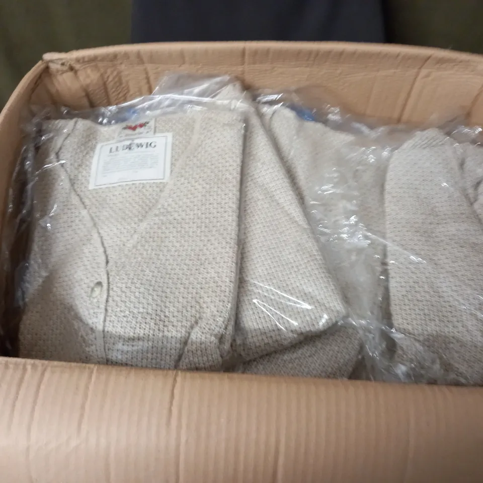 LOT OF APPROXIMATELY 30 BRAND NEW SLEEVELESS CARDIGANS - SIZE UNSPECIFIED
