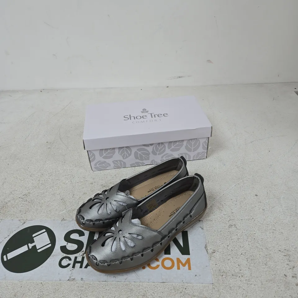 SHOE TREE PALMA PEWTER WOMEN’S SLIP-ON SHOES – UK 3