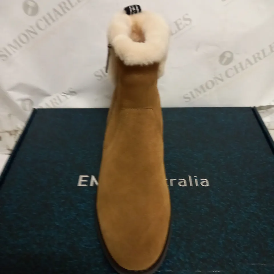 EMU AUSTRAILIA CHESTNUT EXPLORE BOOTS - SIZE 8