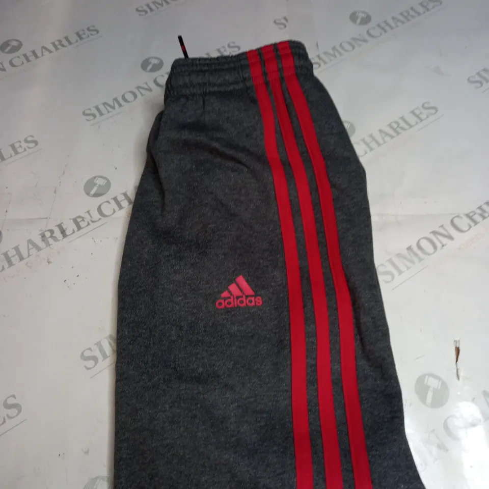 ADIDAS TRACKSUIT BOTTOMS SIZE 6-7 YEARS