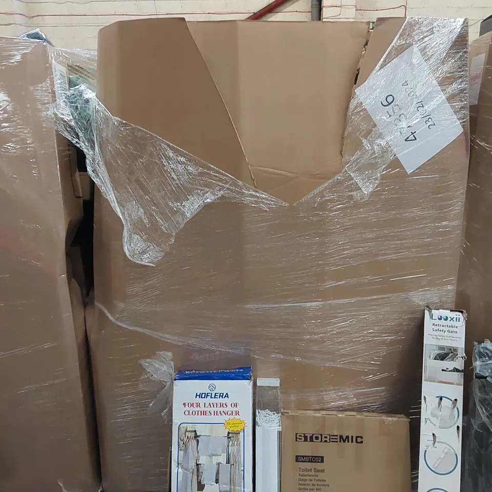 PALLET OF ASSORTED ITEMS INCLUDING: CLOTHES HANGER, WINDOW BLINDS, RETRACTABLE SAFETY GATE, TOILET SEAT, TROLLEY 
