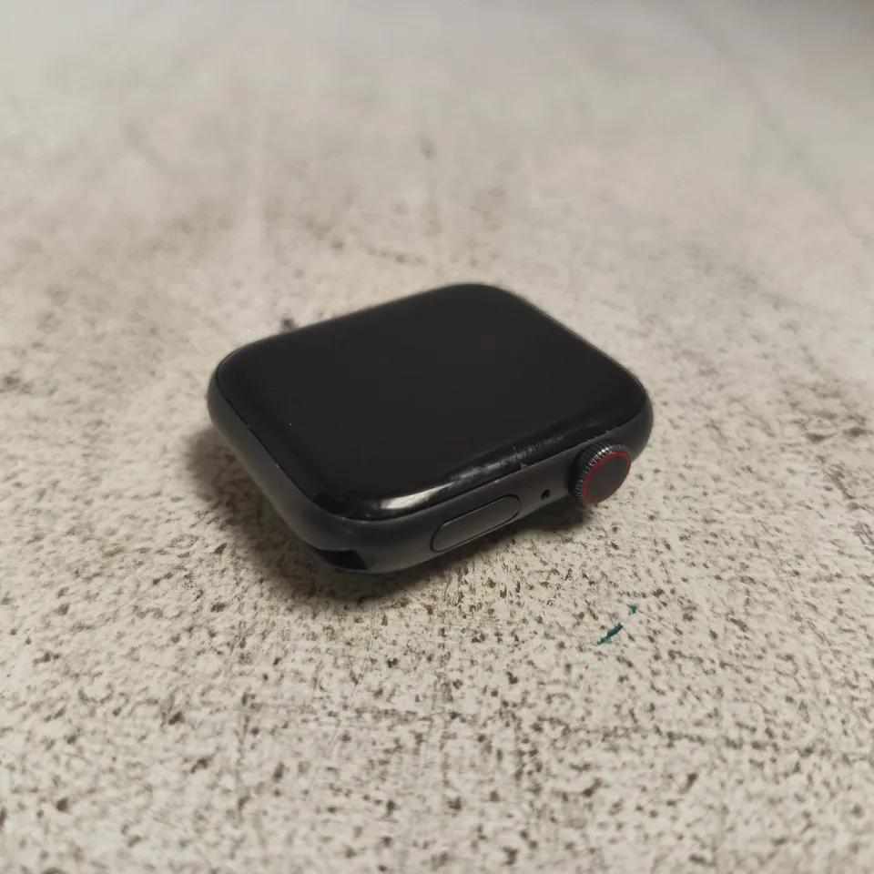 APPLE WATCH SERIES 6 - A2376