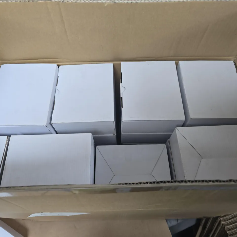 BOX OF APPROXIMATELY 40 UNSPECIFIED MOP ATTACHMENTS 