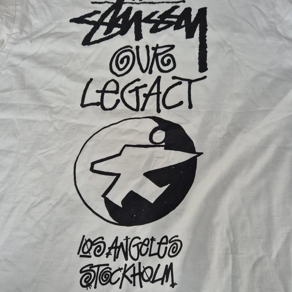 STUSSY CREW NECK T-SHIRT IN WHITE SIZE LARGE