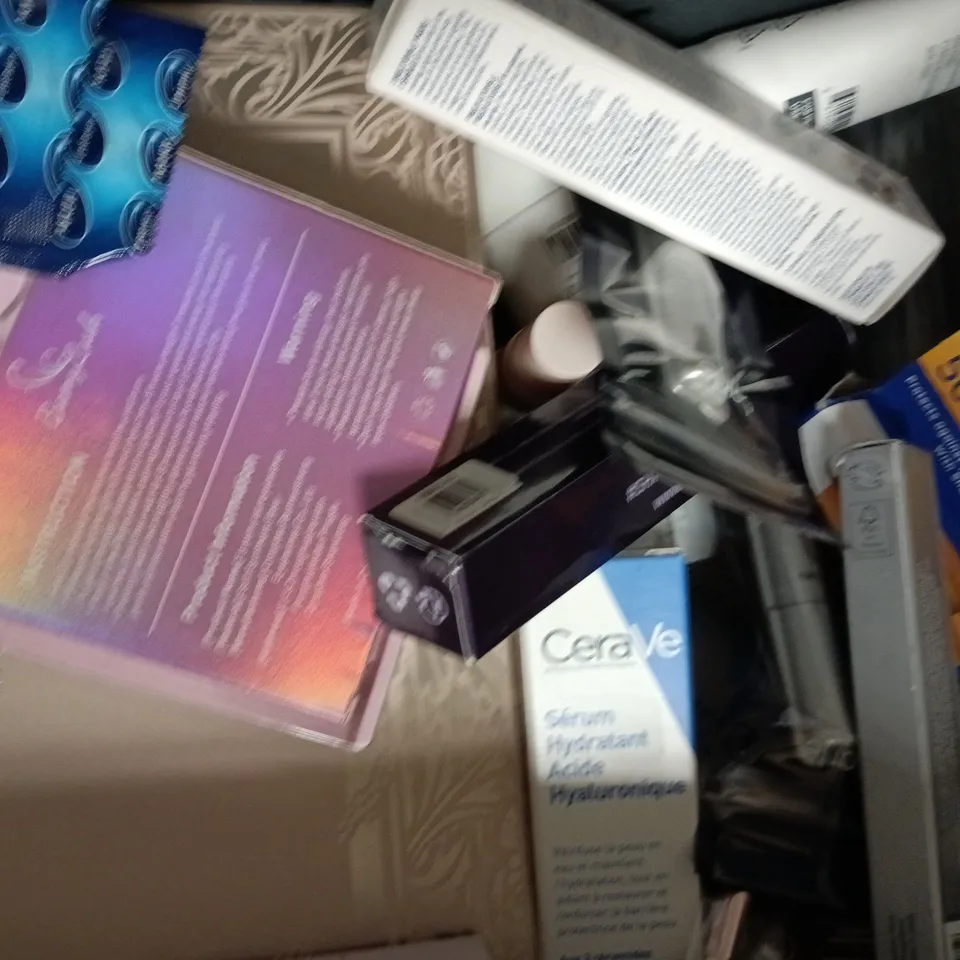 APPROXIMATELY 12 ASSORTED COSMETIC ITEMS TO INCLUDE SOL SKIN, BARE ANATOMY, ETC - COLLECTION ONLY