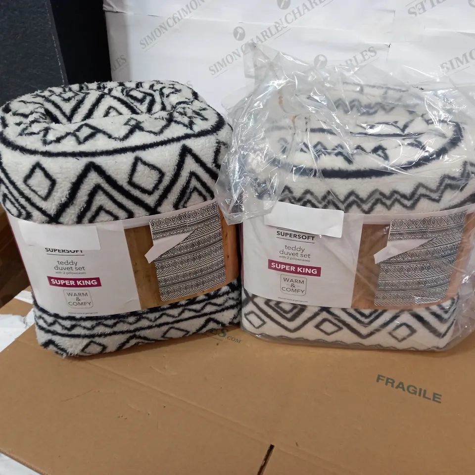 LOT OF 2 ASSORTED DESIGNER SUPERSOFT TEDDY DUVET SET - SUPER KING