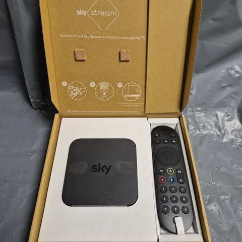 BOXED SKY STREAM IP061B-02-SKY-ANT PUCK 