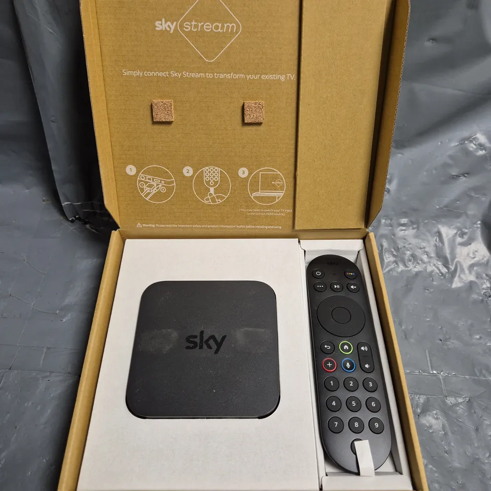 BOXED SKY STREAM IP061B-02-SKY-ANT PUCK 