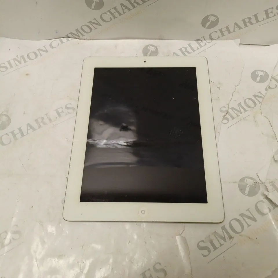APPLE IPAD IN SILVER 16GB - UNSPECIFIED TYPE 
