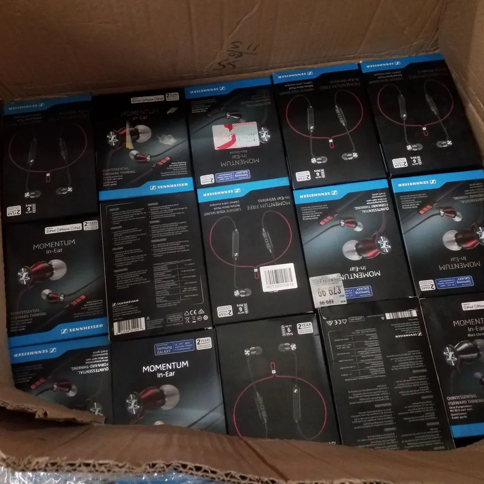 PALLET CONTAINING LARGE QUANTITY OF ASSORTED EARPHONES/HEADPHONES