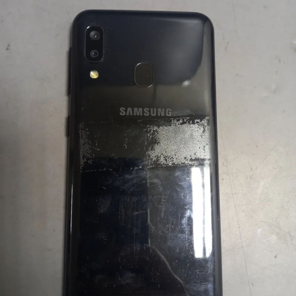UNBOXED SAMSUNG GALAXY A20E MOBILE PHONE