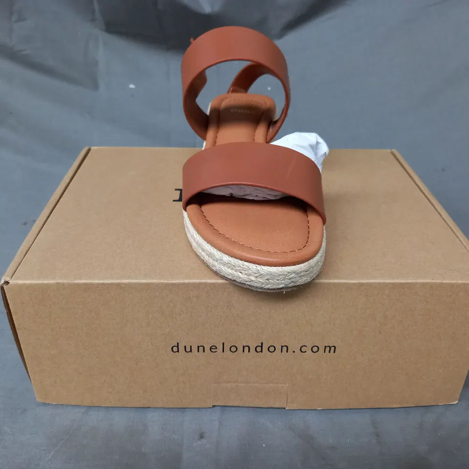 BOXED PAIR OF DUNE LONDON WEDGE SANDALS IN TAN SIZE 3