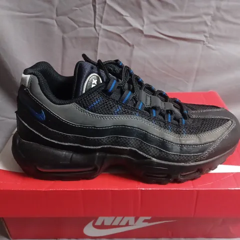 BOXED PAIR OF NIKE AIR MAX 95 TRAINERS  - UK SIZE 7