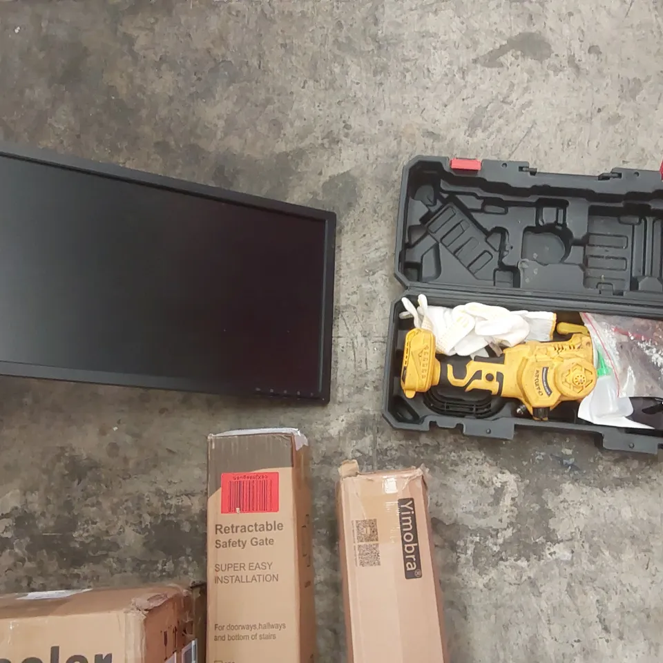 PALLET OF ASSORTED ITEMS INCLUDING: LENOVO MONITOR (UNTESTED), MINI CHAINSAW, AIR COOLER, RETRACTABLE SAFETY GATE, DOOR MAT ECT