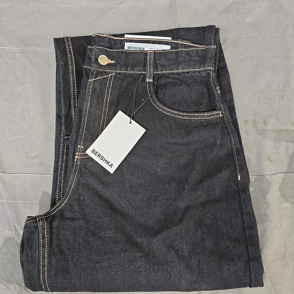 BERSHKA BARREL FIT JEANS IN BLACK SIZE UK 14