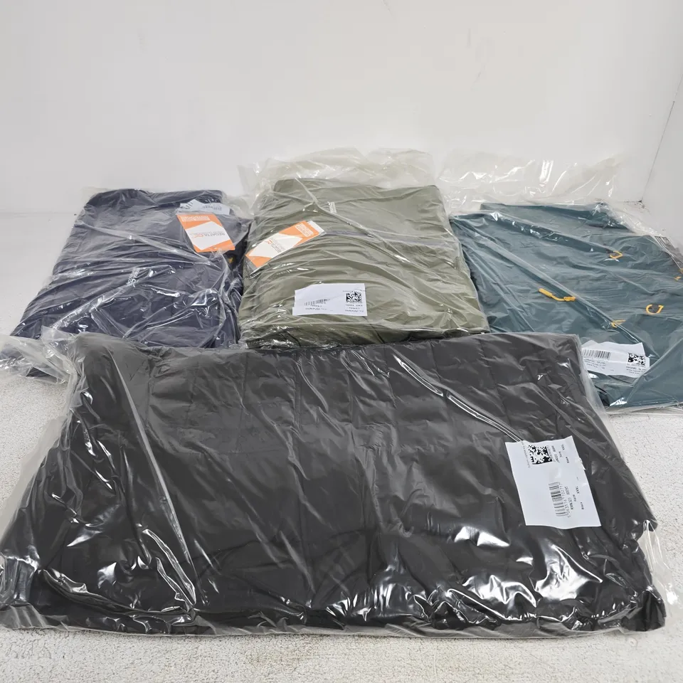 APPROXIMATELY 24 ASSORTED BRAND NEW REGATTA CLOTHING ITEMS IN VARIOUS SIZES, STYLES & COLOURS