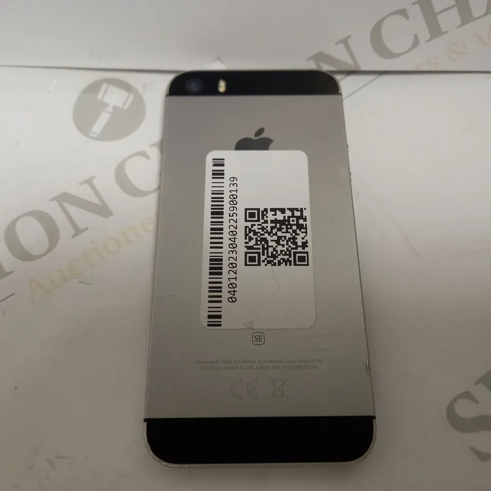 APPLE IPHONE SE (1ST GENERATION) - SILVER 