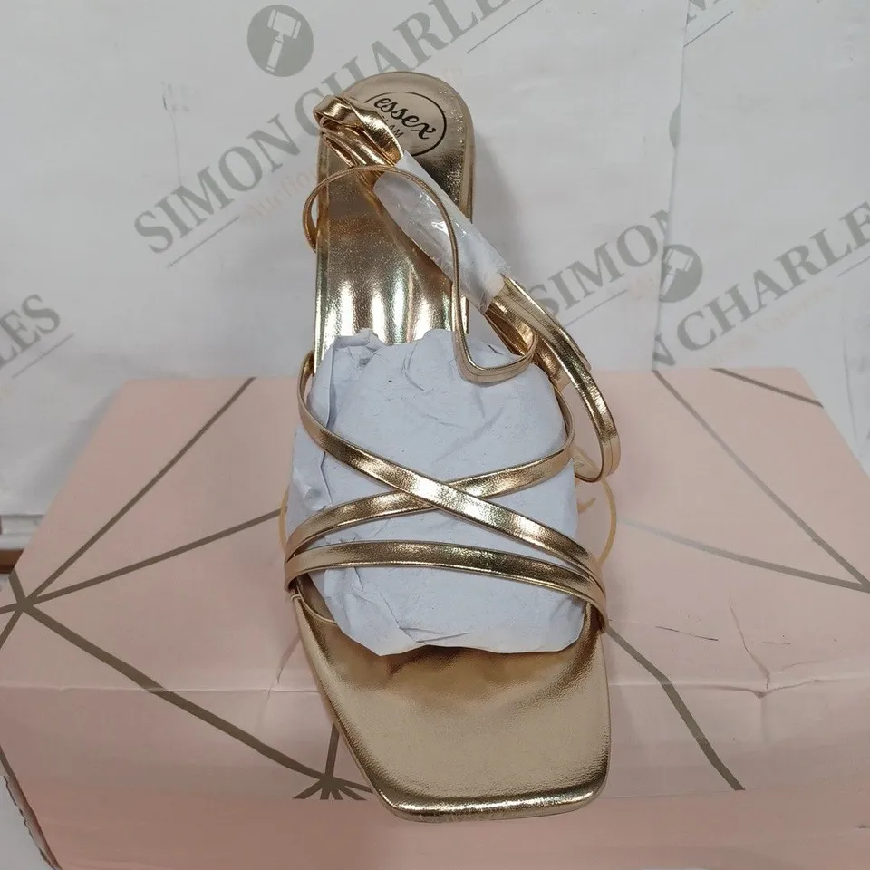 BOXED PAIR OF ESSEX GLAM GOLD METALLIC HEELS / SIZE: 8 UK