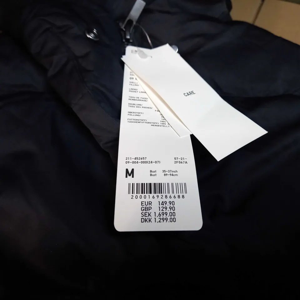 UNIQLO BLACK WOMENS POWDER FEEL DOWN HALF COAT - MEDIUM