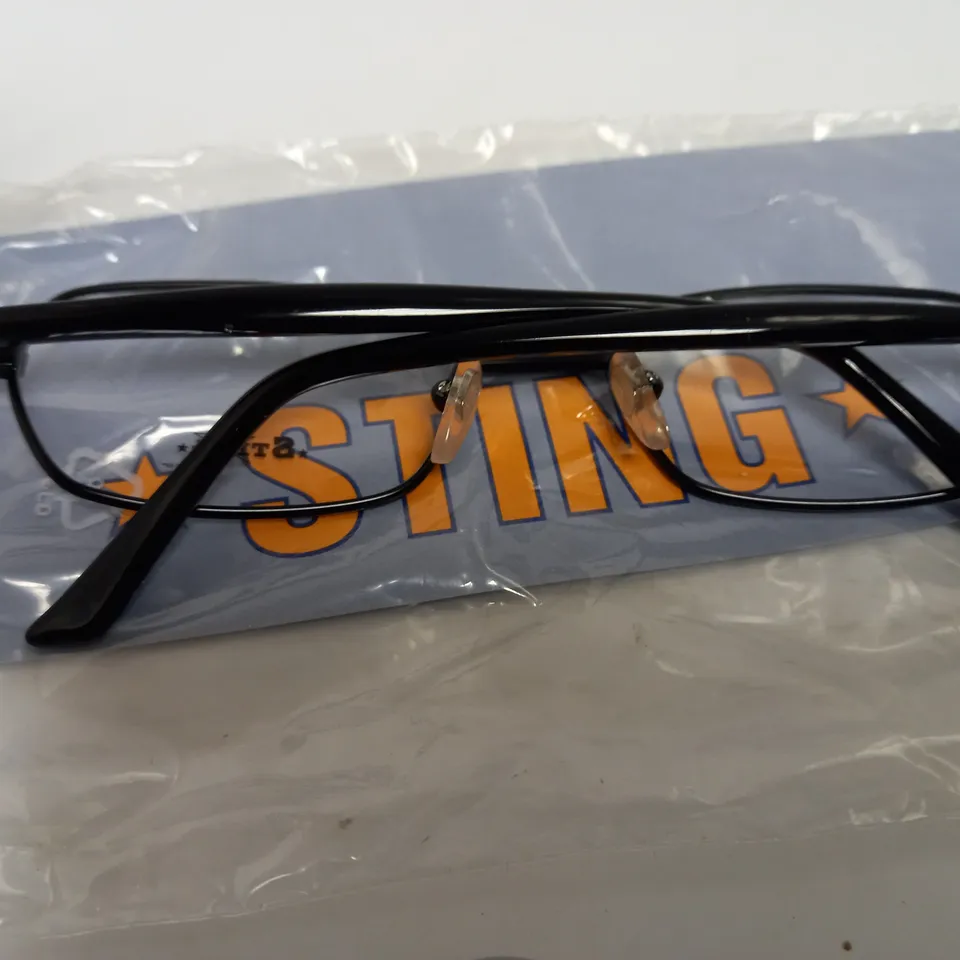APPROX 10 DERIGO STING SUNGLASSES 
