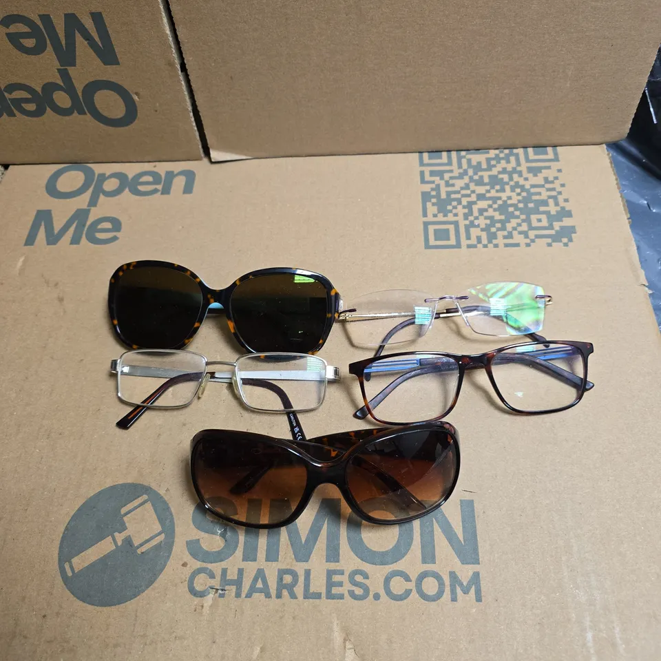 LARGE QUANTITY OF ASSORTED GLASSES/SUNGLASSES OF VARIOUS SIZES AND STYLES