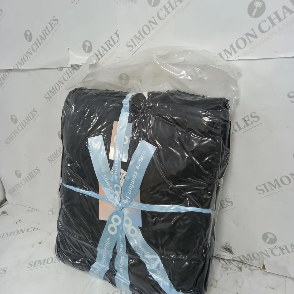OODIE BLACK OVERSIZED WEARABLE BLANKET 