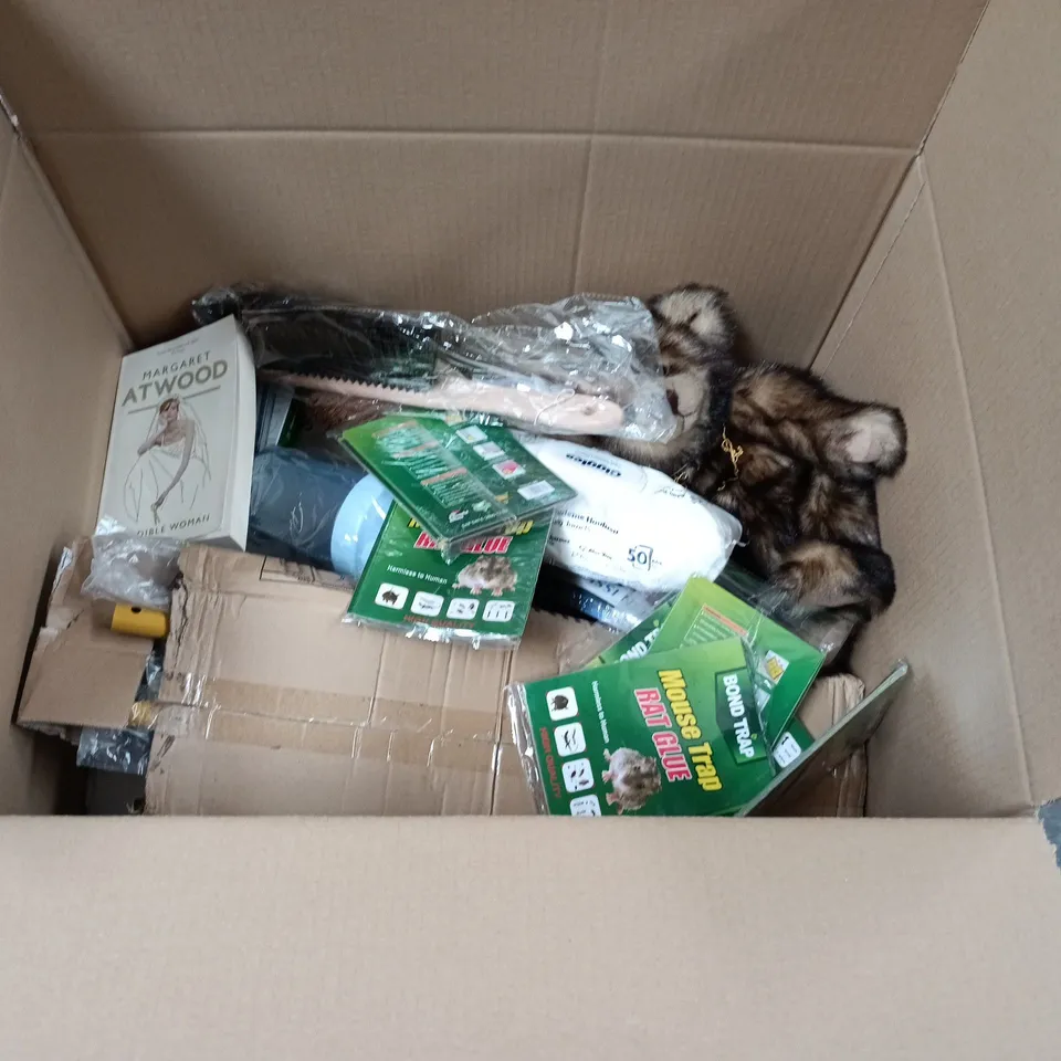 LARGE QUANTITY OF ASSORTED HOUSEHOLD ITEMS TO INCLUDE DELONGHI MILK JUG, CHARLIE BEAR PLUSHIE AND BABY DOPPLER