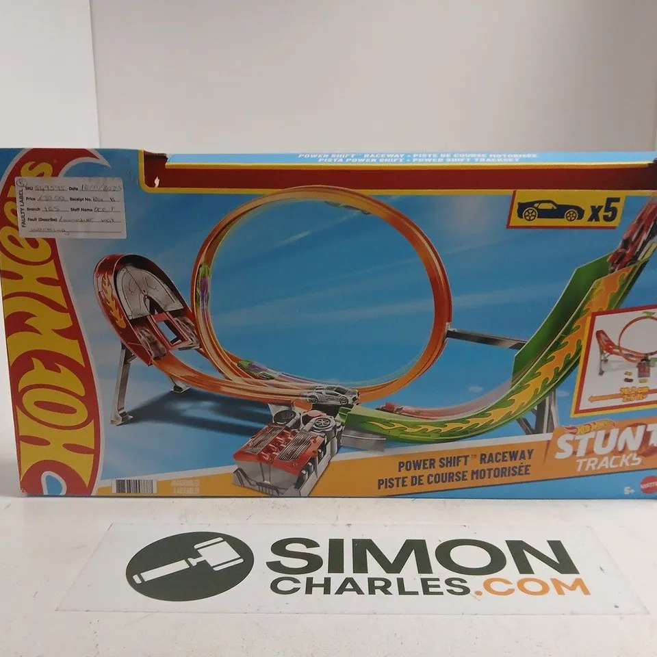 HOT WHEELS STUNT TRACKS – POWER SHIFT RACEWAY BOXED SET (X5 CARS)