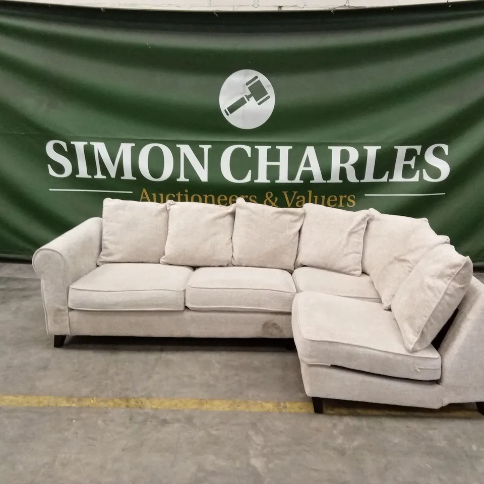 SANDERSON RIGHT HAND FABRIC CORNER CHAISE SOFA RRP £1249